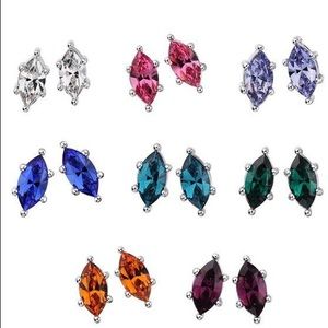 Silver earring with birthstone Swarovski crystals